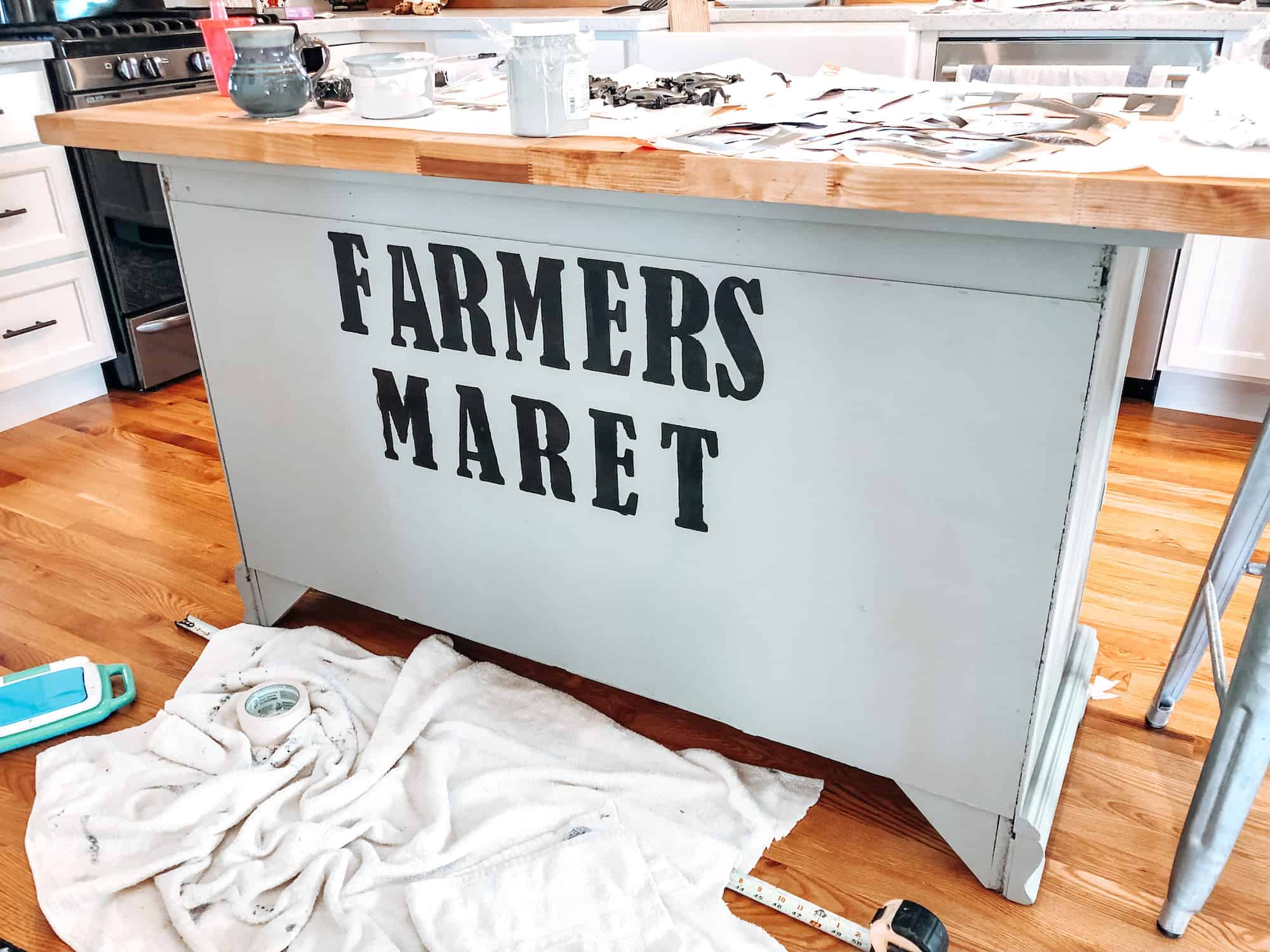 How to DIY your Kitchen Island Linen & Logs