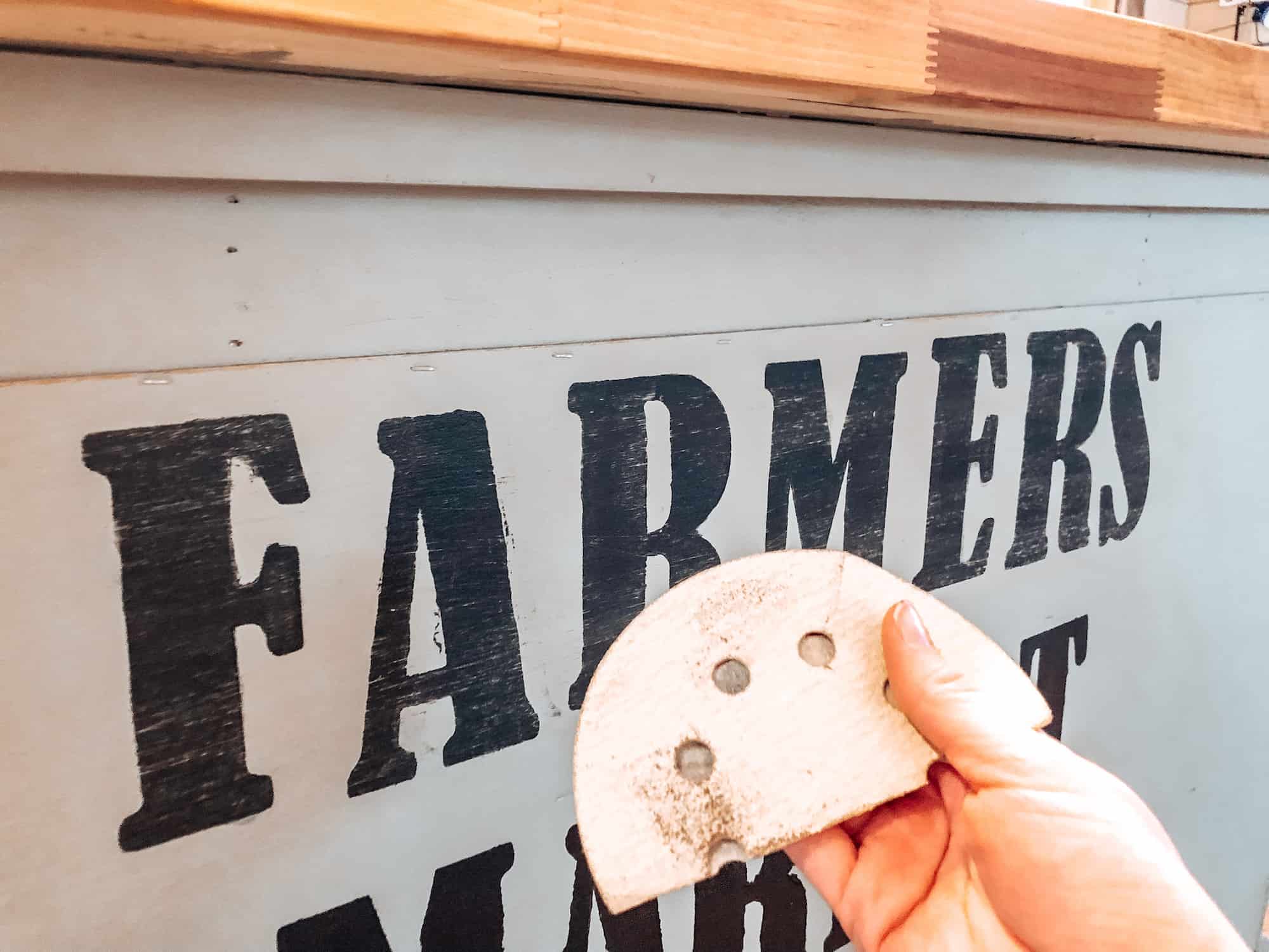 How to DIY your Kitchen Island Linen & Logs