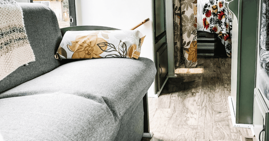 How to Recover RV Couch Linen and Logs